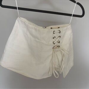 White Lace-Up Mini Skirt/skort